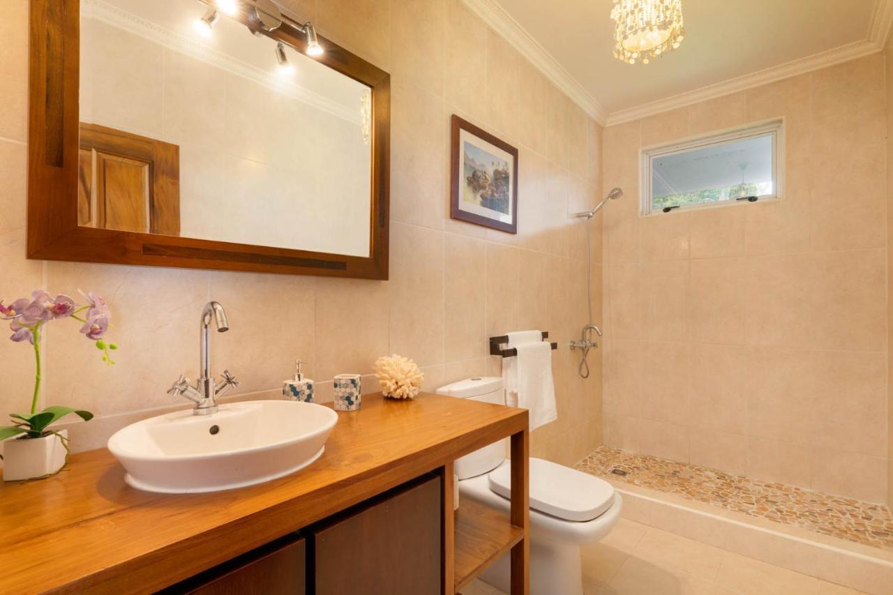 La Villa Mareva Faaa Екстериор снимка